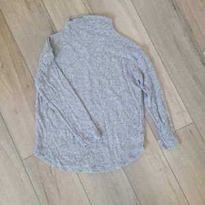 Women's medium pullover